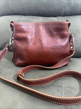 Vintage Firenze Italy Handmade Cognac Leather Crossbody Bag Fleur de Lis